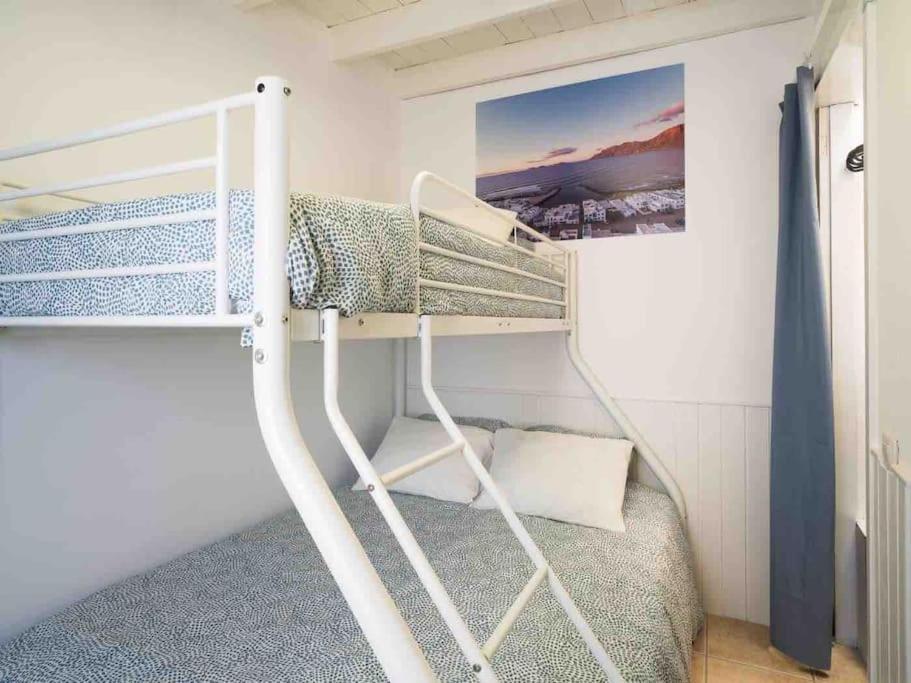 Ferienwohnung Famara, Apto. En Zona Tranquila A 200M Del Mar. Exterior foto